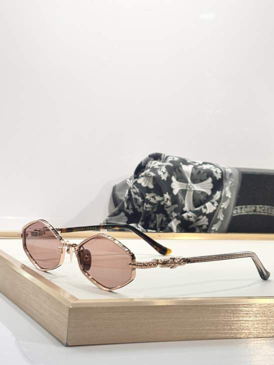 Picture of Chrome Hearts Sunglasses _SKUfw77670046fw